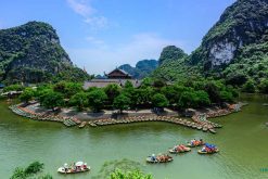 Tranh Dán Tường Phong Cảnh Mã 18